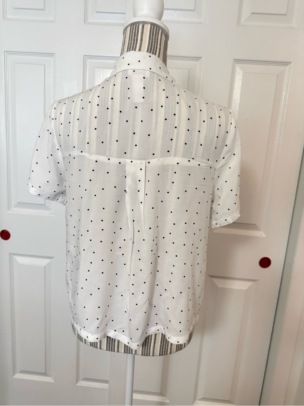 Jayna White & Black Polka Dot Rayon Button Front Blouse Size Small - Picture 6 of 7